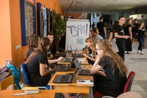 Atliko tyrimą, kokias studijas renkasi merginos Lietuvoje