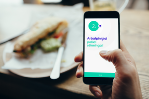 Naujiena Lietuvoje: arbatpinigių padavėjui paliksite telefonu