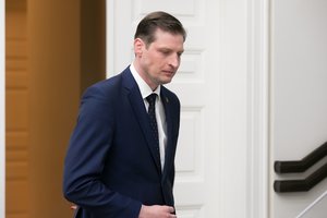 Seimo opozicija reikalauja atsakymų iš ministro K. Mažeikos 