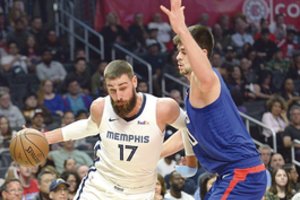 Lažybininkai tikina, kad J. Valančiūnas toliau atstovaus Memfio klubui