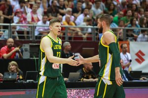 Sunkią traumą patyręs A. Gudaitis ruošiasi rinktinei – aktyviai sportuoja ir sporto salėje, ir krepšinio aikštelėje