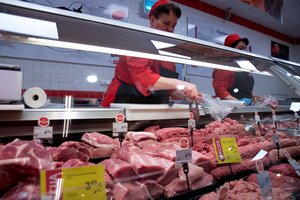 Prasta žinia kiaulienos mėgėjams – pigios mėsos laikai baigėsi      