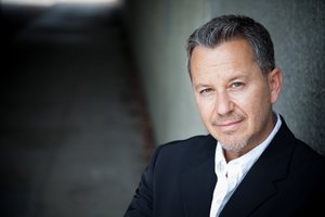 Kultinių Holivudo serialų scenaristas Neilas Landau Vilniuje surengs meistrystės dirbtuves