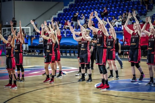 Pirmuose Europos moterų krepšinio čempionato mačuose sulaukta ir sensacingų rezultatų