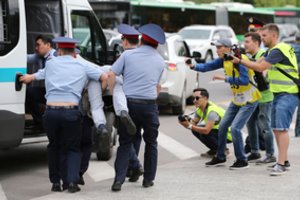 Kazachstane per pusmetį dėl savo profesinės veiklos buvo sulaikyti 25 žurnalistai