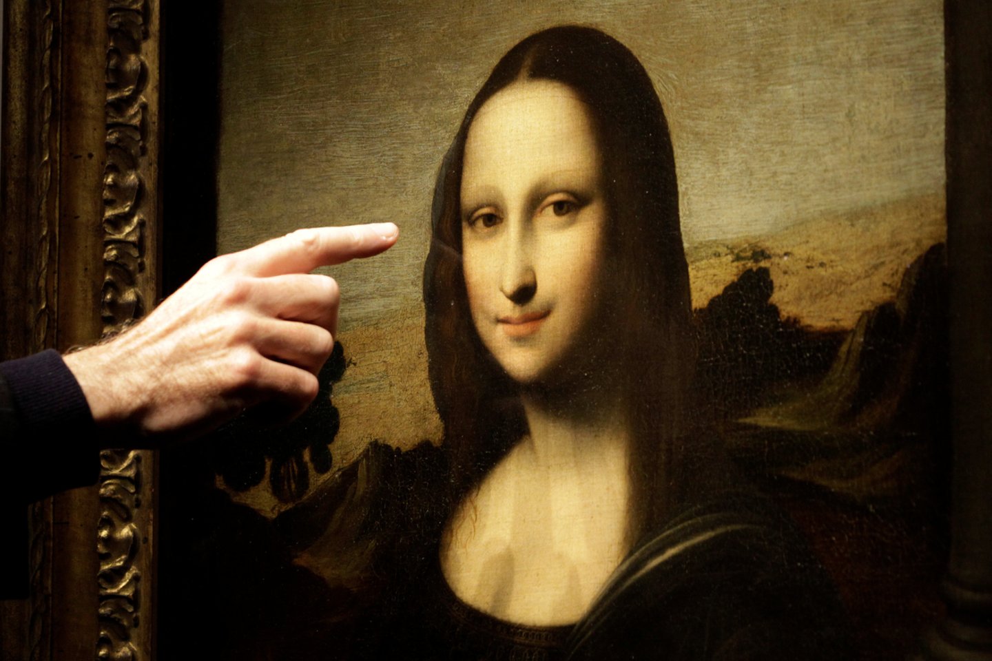  Vienas garsiausių pasaulyje tapybos šedevrų, Leonardo da Vinci sukurtas Monos Lisos portretas, bus perkeltas į kitą vietą, renovuojant šio paveikslo ekspozicijos salę Luvro muziejuje, penktadienį pranešė Paryžiaus muziejus.<br> Reuters/Scanpix nuotr.