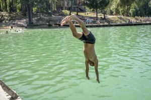 Įspėjo poilsiautojus apie vandenyje tykantį pavojų: tai gali baigtis mirtimi