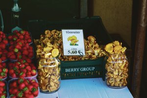 Pirmųjų miško gėrybių norėtų daugelis, bet įperka ne visi