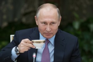 Niekuo nebepasitiki? Vladimiras Putinas į G20 susitikimą vežėsi savo puodelį