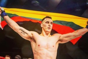 M. Bukauskas iškovojo „Cage Warriors“ čempiono diržą, J. Stoliarenko per 34 sek. triumfavo Lenkijoje