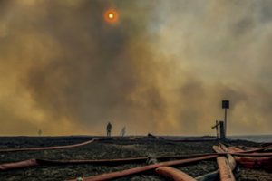 Ugniagesiai – apie durpyno gaisrą Šilutės r.: židiniai giliai įkritę, trukdo dar vienas dalykas