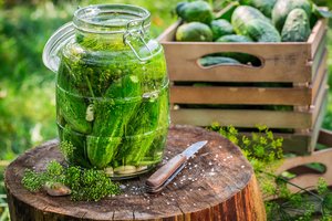 Greitai rauginti agurkai pagal močiutės receptą: visa paslaptis – vienas ingredientas