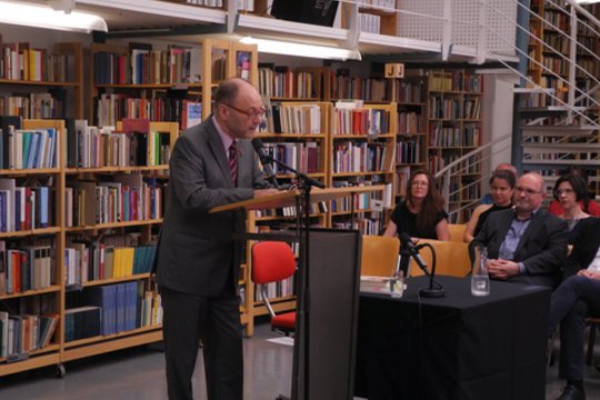 Vertėjui Corneliui Helliui – Austrijos valstybės premija