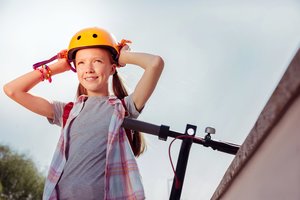 Kritimo traumas gydantis medikas patarė, ką turėtų dėvėti paspirtukų vairuotojai