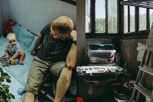 Išnaudokite kiekvieną kampą – sename daugiabučio balkone įrengė atskirą kambarį