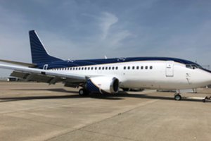 „KlasJet“ praplėtė savo orlaivių parką dar vienu aukštesnės klasės Boeing 737-500 orlaiviu