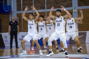 Pasaulio jaunimo čempionate lietuvius išgąsdino ir parklupdė naujazelandiečių haka šokis