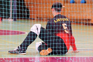 Lietuvos golbolo rinktinė nugalėjo švedus, bet prarado žaidėją