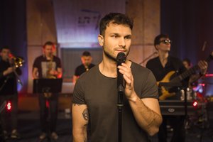 Dainininkas Vaidas Baumila sostinę budins su gausia garsenybių palyda 