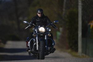 Motociklininkų siekis – važiuoti ne greitai, o saugiai