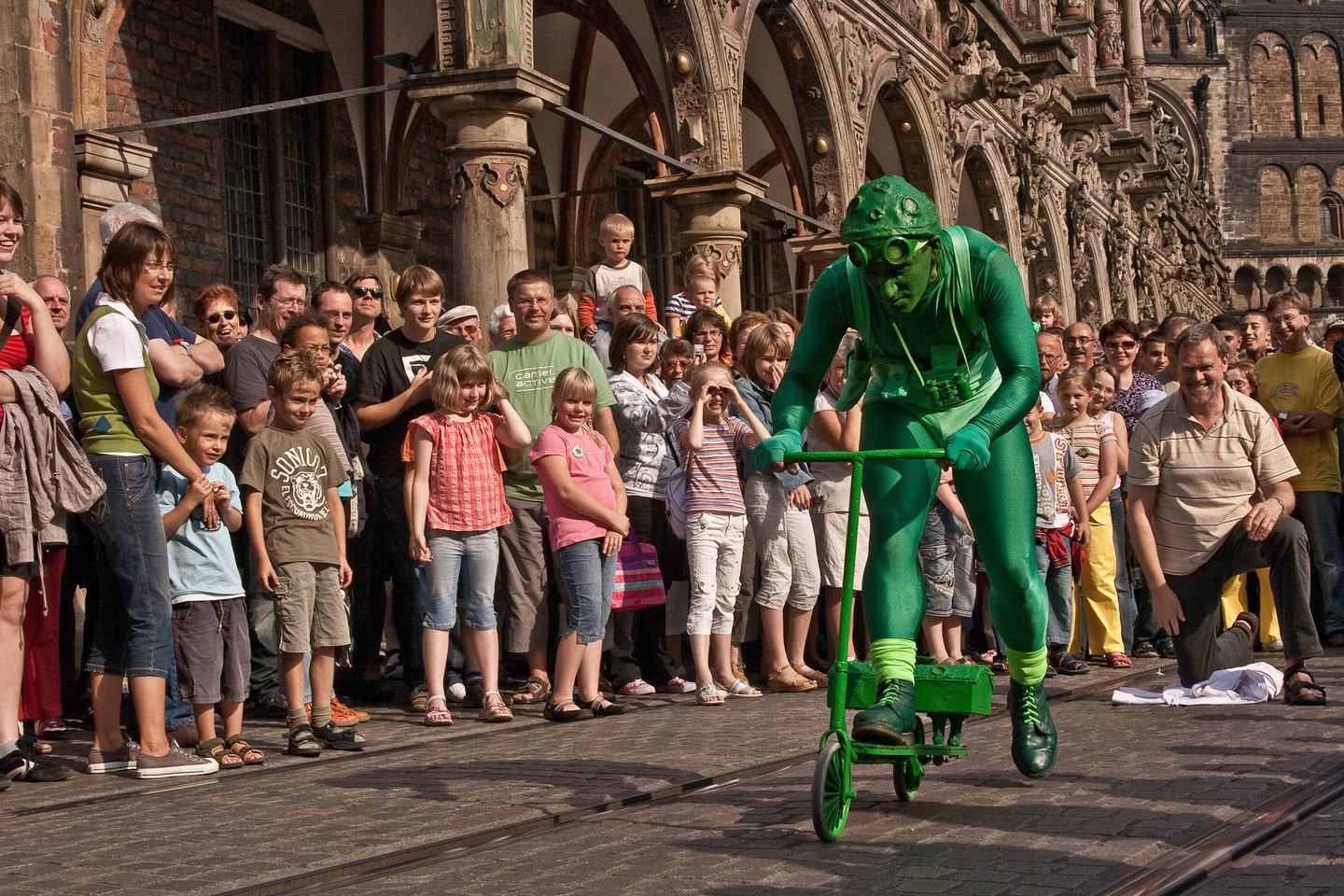 Žaliasis žmogeliukas pasirodys ir Klaipėdos gatvėse.<br> Organizatorių nuotr.