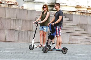 Kaune daugėja elektrinių paspirtukų – reikėtų išspręsti dvi problemas