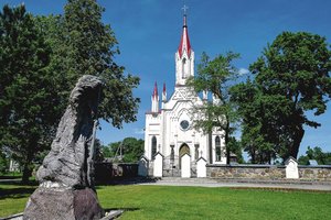 Į žavų miestelį šalia sostinės vilniečius lyg medus traukia žemos būsto kainos