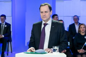 Naujosios koalicijos pasirašymo dieną Lenkų rinkimų akcija išlaiko intrigą – dar spręs, ką daryti