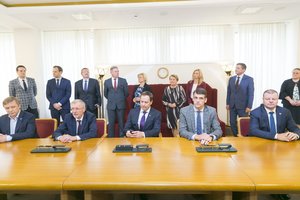 Koalicijos sutartis pasirašyta: pasakė, kaip pasidalino postus, dėl Seimo pirmininko neaišku