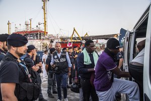 Su Italija migrantais apsikeisti sutikusi Malta užkirto kelią naujai krizei jūroje