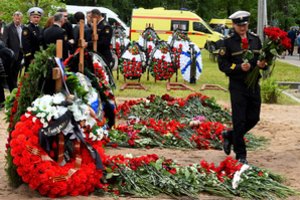 Rusijoje palaidoti per gaisrą povandeniniame aparate žuvę jūreiviai