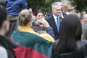 Himną Lukiškių aikštėje sugiedojęs G. Nausėda: „Linkiu dar kartą susitelkti“