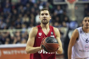 Su „Panathinaikos“ nesusitaręs latvis vilkės Maskvos CSKA ekipos marškinėlius