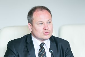 Seimo konservatoriai dėl galimo stambiųjų ūkininkų piktnaudžiavimo kreipėsi į premjerą ir G. Surplį