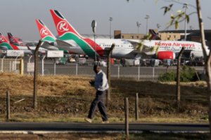 Jie lėktuvais skrido zuikiu: gyvybe rizikavę ekstremalai neįtarė, ką teks ištverti