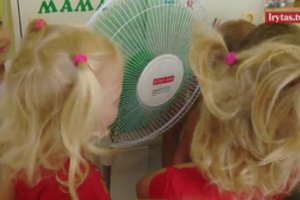 Ištverti karščius vaikams ir seneliams padėjo gerų žmonių dovanoti ventiliatoriai