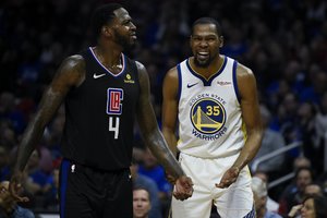 „Clippers“ pasiliko aukštaūgį