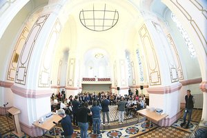 Lukiškės domina ir menininkus, ir verslą – kol kas nekliūna tik bitininkai