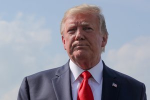 Jungtinė Karalystė pasmerkė naujus D. Trumpo pasisakymus apie jos ambasadorių