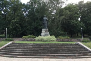 Nuo medžių kirtimo iki Petro Cvirkos: kas darosi su Vilniaus viešosiomis erdvėmis?