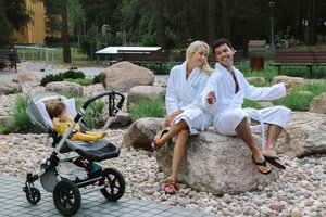 Ineta Stasiulytė ir Deividas Meškauskas su dukra Frėja pabėgo į jaukų Lietuvos kampelį