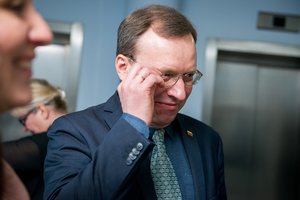 Į valstiečių frakciją sugrįžta iš jos vasarį pabėgęs Naglis Puteikis