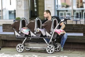 Išmokos vaikams nebus įskaitomos į šeimos pajamas