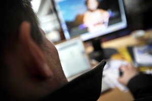 Prezidentų draugas slėpė iškrypimą: prabilo išprievartautos aukos