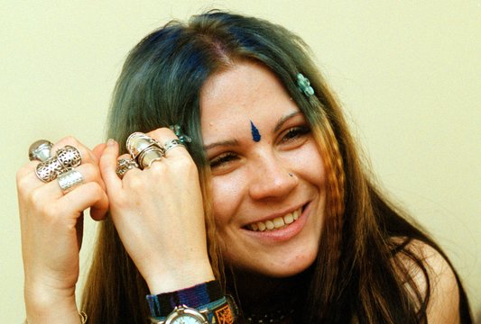 Kaip dabar atrodo ir ką veikia prieš daugiau nei 20 metų išgarsėjusi Sati?