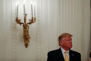 Donaldas Trumpas išpeikė kriptovaliutą: „Tai nėra pinigai“