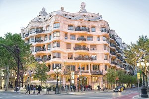 Gyvenimas A. Gaudi name apkarsta: iki savo buto tenka brautis alkūnėmis