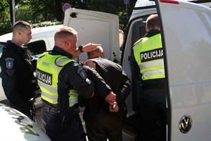 Prienuose sūnus ir dukra mušė savo mamą