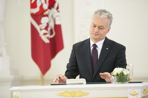 Pirmieji G. Nausėdos kaip prezidento žingsniai: pakvietė į Lietuvą svarbų svečią