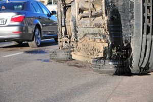 Greta Utenos apsivertė automobilis, vairuotojas žuvo